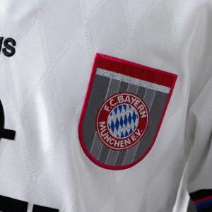 Bayern Munich 1996/98 Away Retro Jersey – Vintage Replica Football Soccer Shirt
