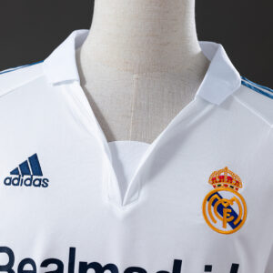 Real Madrid 2001/02 Home Retro Jersey – Vintage Replica Football Soccer Shirt –
