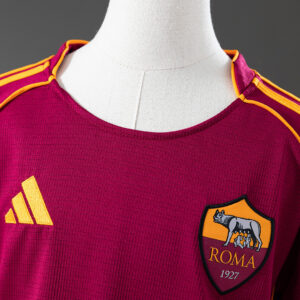 AS Roma 25/26 Home Full Kids Kit Jersey – Replica Football Soccer Shirt – Size 1