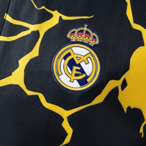 Real Madrid 25/26 Avengers Pre-Match Windbreaker – Black – Replica Football Socc