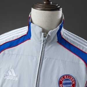 Bayern Munich Windbreaker - Light Grey – Replica Football Soccer Shirt – S–XXL