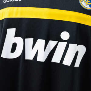Real Madrid 2011/12 Goalkeeper Black Retro Jersey – Vintage Replica Football Soc