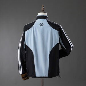 Real Madrid 2004/05 Retro Windbreaker – Replica Football Windbreaker Jacket – S–