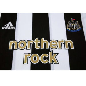 Newcastle United 2004/06 Home Retro Jersey – Classic Football Shirt – S–XXL