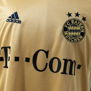 Bayern Munich 2004/05 Away Retro Jersey – Vintage Replica Football Soccer Shirt