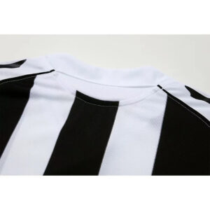 Newcastle United 2004/06 Home Retro Jersey – Classic Football Shirt – S–XXL