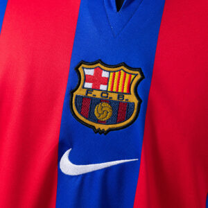 Barcelona 2001/02 Home Retro Jersey – Vintage Replica Football Soccer Shirt – Si