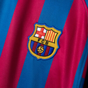 Barcelona 2005/06 Home Retro Jersey – Vintage Replica Football Soccer Shirt – Si