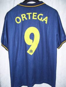 Valencia 1996/97 Away Retro Jersey – Vintage Replica Football Soccer Shirt – Siz