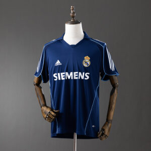 Real Madrid 2005/06 Away Retro Jersey – Vintage Replica Football Soccer Shirt –