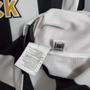 05/06 Newcastle United Home Retro Jersey – Vintage Replica Football Soccer Shirt