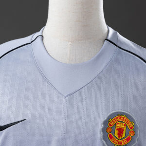 Manchester United 2007 Goalkeeper Grey Retro Jersey – Classic Football Shirt – S