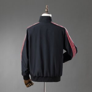M-U Retro Windbreaker - Black – Replica Football Soccer Shirt – S–XXL
