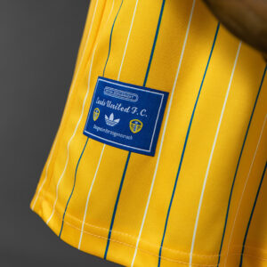 Leeds United 25/26 Retro Style Jersey – Replica Football Soccer Shirt – S–4XL
