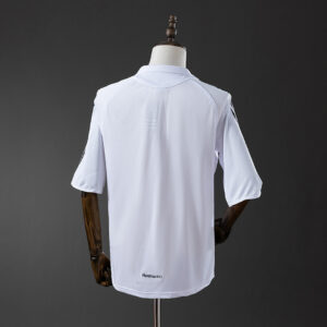 Real Madrid 2005/06 Home Retro Jersey – Vintage Replica Football Soccer Shirt –
