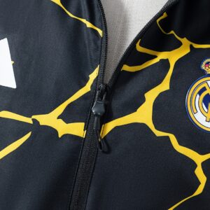 Real Madrid 25/26 Avengers Pre-Match Windbreaker – Black – Replica Football Socc