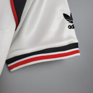 1985 Manchester United White Retro Jersey – Vintage Replica Football Soccer Shir