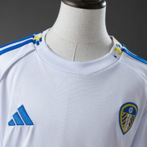 Leeds United 25/26 Home Kids Kit Jersey – Replica Football Soccer Shirt – Size 1