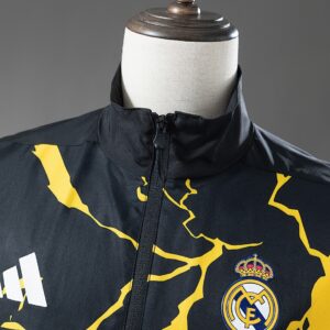 Real Madrid 25/26 Avengers Pre-Match Windbreaker – Black – Replica Football Socc