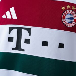 Bayern Munich 25/26 Long-Sleeved Sweatshirt – Replica Football Soccer Top – M–4X