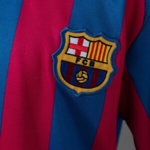 Barcelona 05_06 Home Retro Kids Kit Jersey – Replica Football Soccer Shirt – Siz