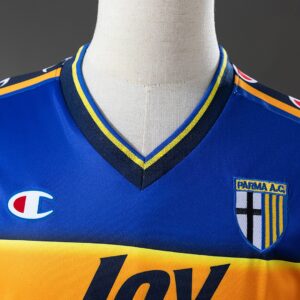 Retro Parma 01_02 Home Jersey – Replica Football Soccer Shirt – S–XXL