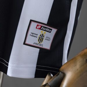 Juv 01_02 Home Retro Jersey – Replica Football Soccer Shirt – S–XXL