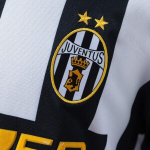 Juv 01_02 Home Retro Jersey – Replica Football Soccer Shirt – S–XXL