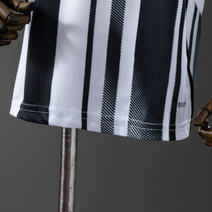 Juventus 25/26 Home Kids Kit Jersey – Replica Football Soccer Shirt – Size 16–28
